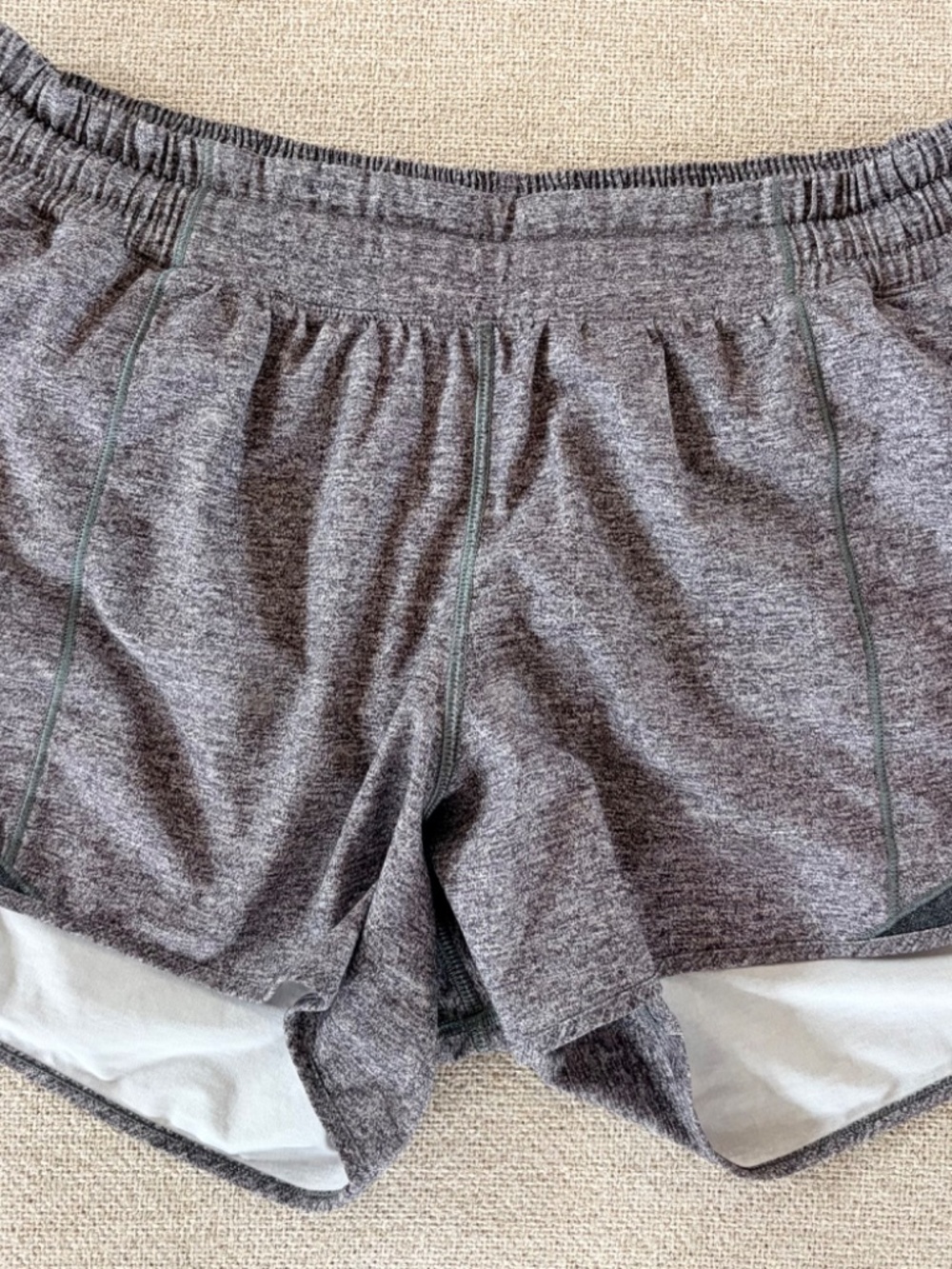 Lululemon Hotty Hot Shorts 4” Women’s 10 Speckled grey Running Shorts